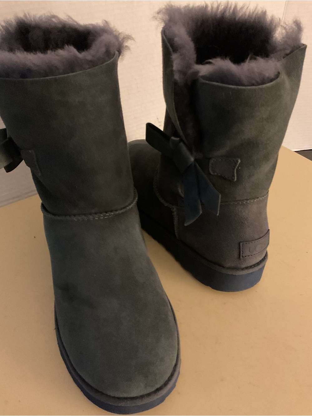 UGG women gray blue suede knot bow short  classic boots US 10